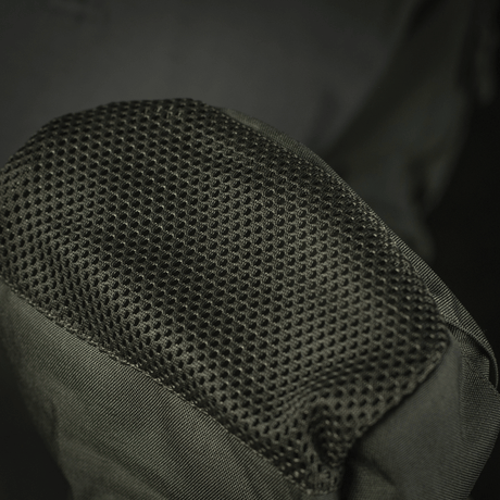 M‑Tac Magasinsæk Dump Pouch Lite Elite rei'ityksellä tuuletusta varten ja nopealukitusjärjestelmällä kestävästä Cordura 500D:stä.