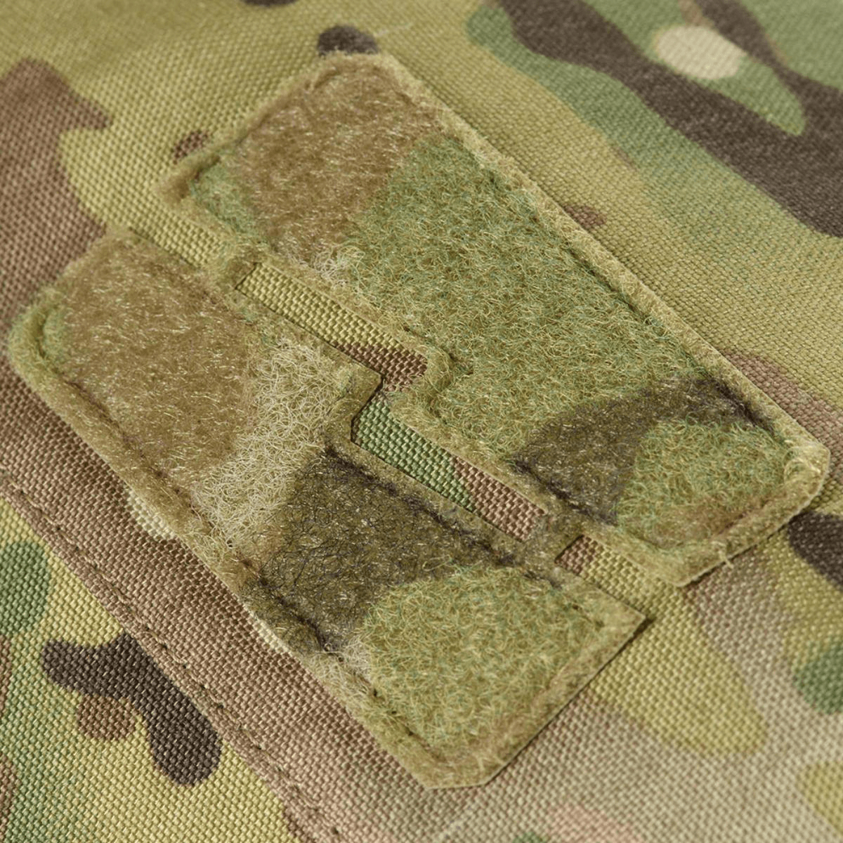 Tæt på M-Tac Pouch Sukharka Gen.3 XL med Velcro-panel på camouflagemateriale i Cordura 500D, robust og slidstærkt design.