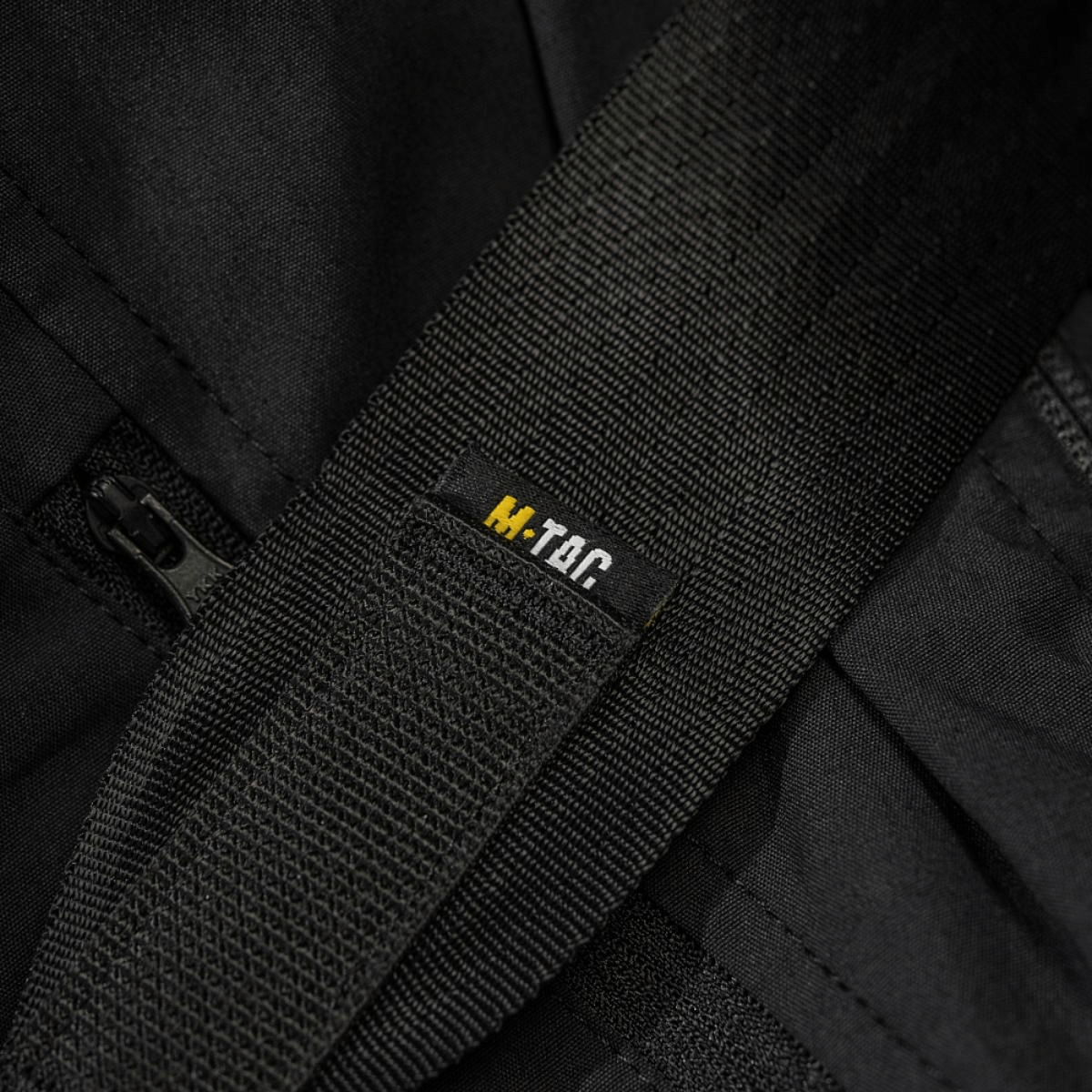 M-Tac Tablet Bag Laser Cut Hex med kraftig sort strop og høj kvalitet materialer