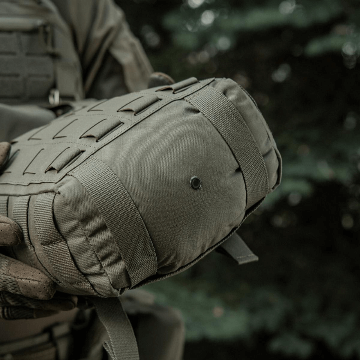 M-Tac Sukharka Gen.3 Pouch monteret på udstyr i robust Cordura 500D materiale, ideel til militært brug.