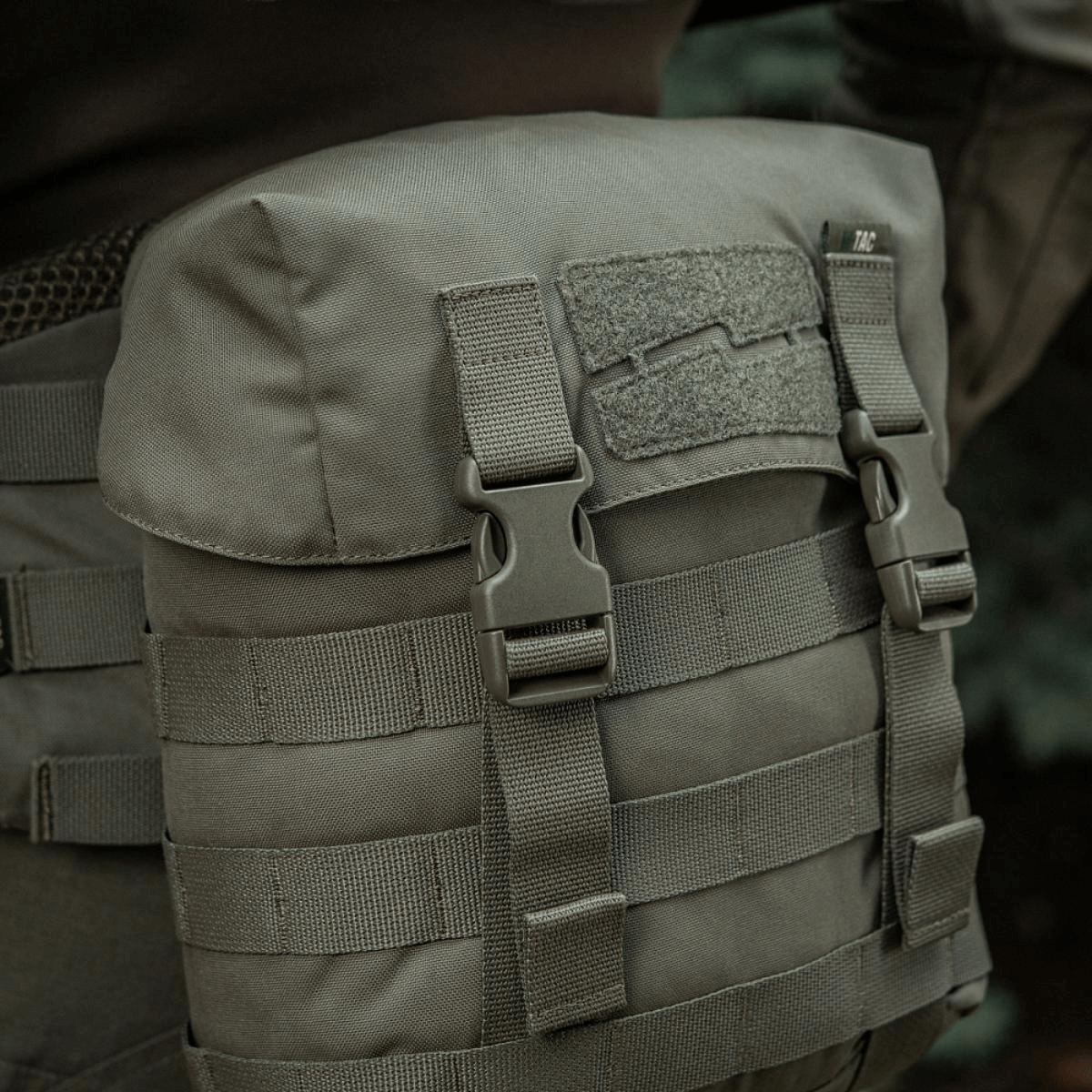 M-Tac Sukharka Gen.3 Pouch i robust Cordura 500D, med MOLLE-interface og fastex-lukning, ideel til opbevaring på tur eller militært brug.