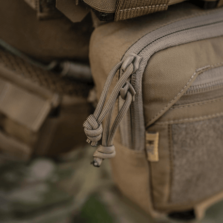 M-Tac Large Elite Gen.II Skuldertaske med YKK lynlås, fremstillet af holdbar Cordura 500D, perfekt til taktisk brug og udstyrstransport