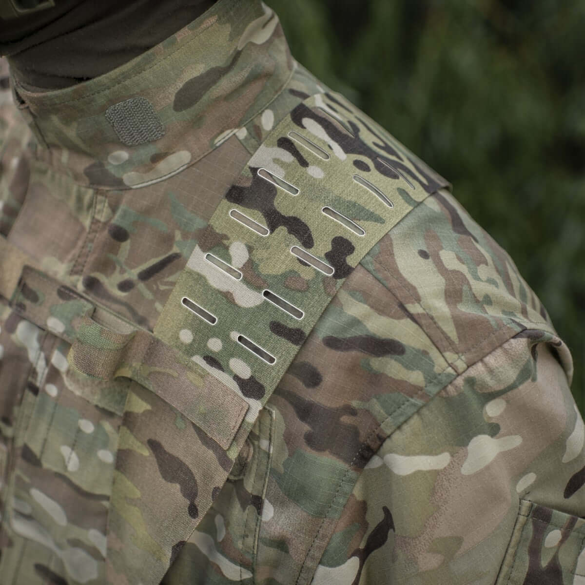 M-Tac Skulderstropper til taktisk bælte Laser Cut med MOLLE-interface og justerbare spænder i camouflagedesign for øget komfort.