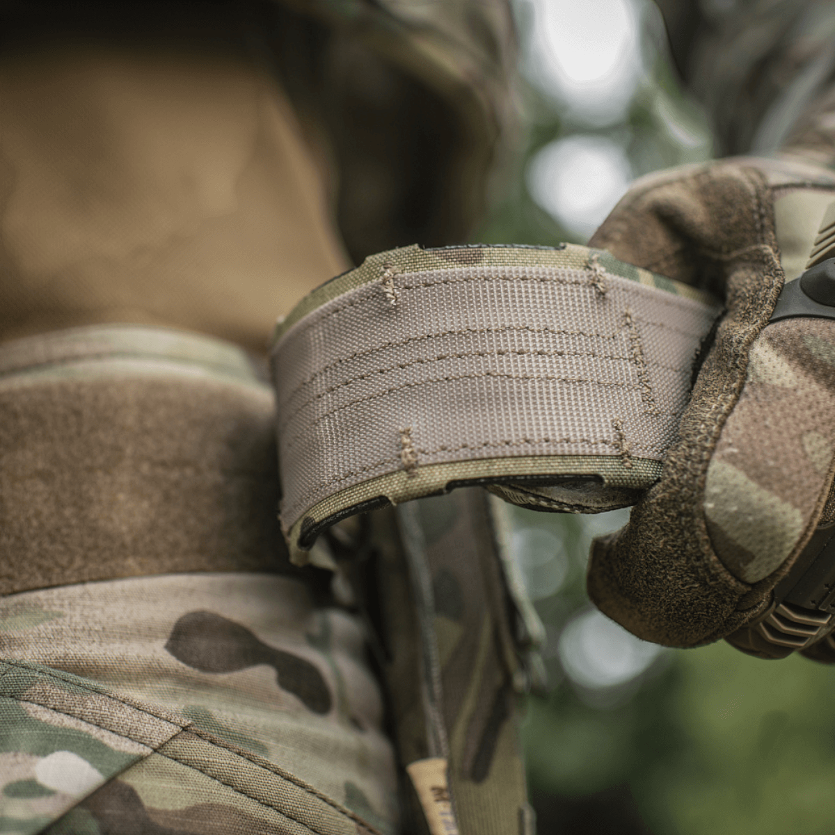 M-Tac Tiger Bælte Cobra Buckle - taktisk bælte til militær- og politibrug, designet til udstyrsfiksering og MOLLE-kompatibilitet.