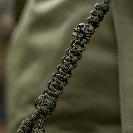 M-Tac Loopy Snake Skull Lanyard, punottu paracord 550 type III, tyylikäs ja kestävä lisäveitsi- tai pienten varusteiden lisävaruste.