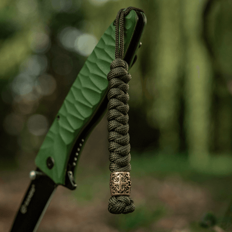 M-Tac Viper Lanyard Scandinavian punotulla paracordilla ja Viper-helmellä skandinaavisella designilla, yhteensopiva veitsien ja taskulamppujen kanssa.