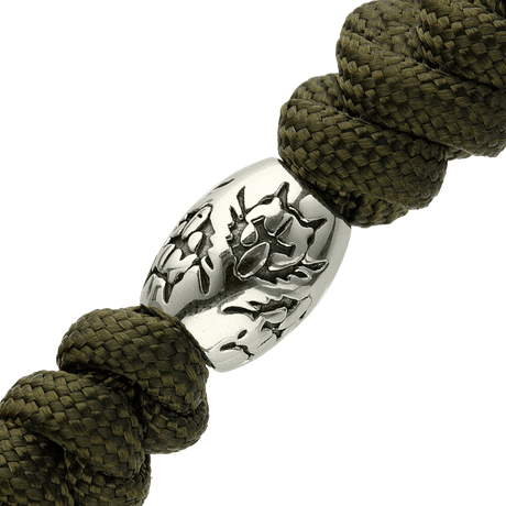 Punottu M-Tac Zeus Stainless Steel Lanyard koristeellisella ruostumattomasta teräksestä tehdyllä helmiellä veitselle ja varusteille, tarjoaa nopean pääsyn.