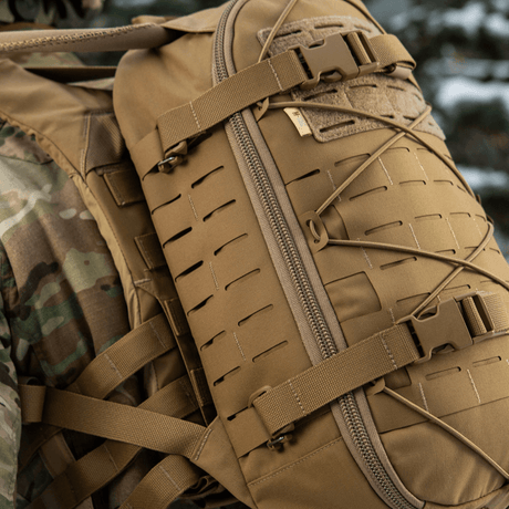 M-Tac reppu Sturm Elite Gen.II kentällä MOLLE-järjestelmällä ja Cordura-kankaalla ulkokäyttöön.