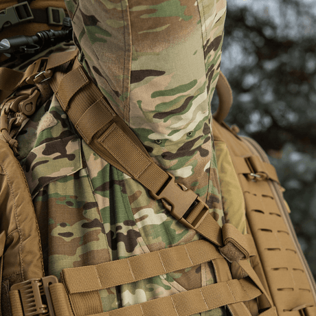 M-Tac reppu Sturm Elite Gen.II MOLLE-järjestelmällä ja maastokuvioinnilla edistyneisiin tehtäviin kentällä.