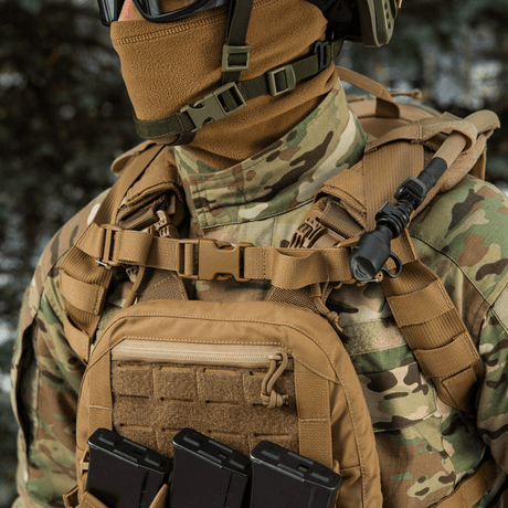 M-Tac Sturm Elite Gen.II raid-reppu Cordura-kankaasta MOLLE-järjestelmällä ja juomajärjestelmällä, soveltuu taktisiin tehtäviin.