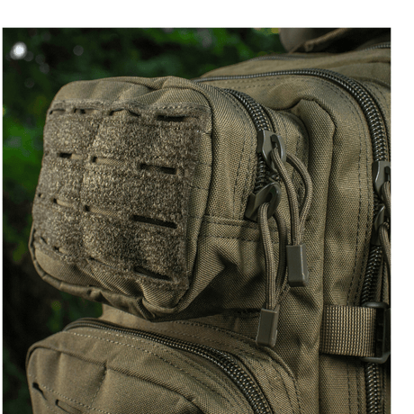 M-Tac Large Assault Pack Laser Cut -reppu, MOLLE-järjestelmä ja vetoketjutaskut