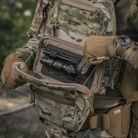 M-Tac Admin Pouch Large Elite taktiiselle varustukselle ja modulaariselle säilytykselle, suunniteltu kestävästä Cordura-materiaalista sotilas- ja ulkoilukäyttöön.