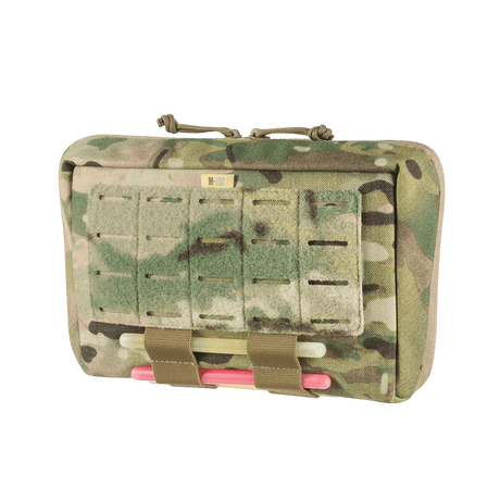 M-Tac Admin Pouch X-Large Elite camouflage-mallissa, laser cut -design ja elastik, suunniteltu taktiseen varustukseen ja tehokkaaseen organisointiin.