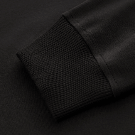 Lähikuva M-Tac Pullover 4 Seasons -joustavasta hihansuutuksesta ja 95% puuvillasta, minimalistinen musta malli, soveltuu ympäri vuoden