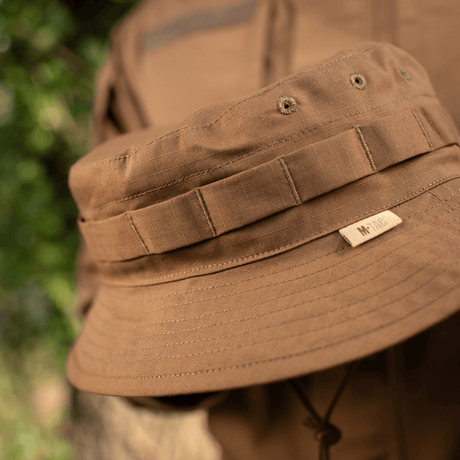M-Tac Panama Rip-Stop hat med rip-stop materiale og ventilationshuller til åndbarhed, inspireret af amerikansk Boonie-model.