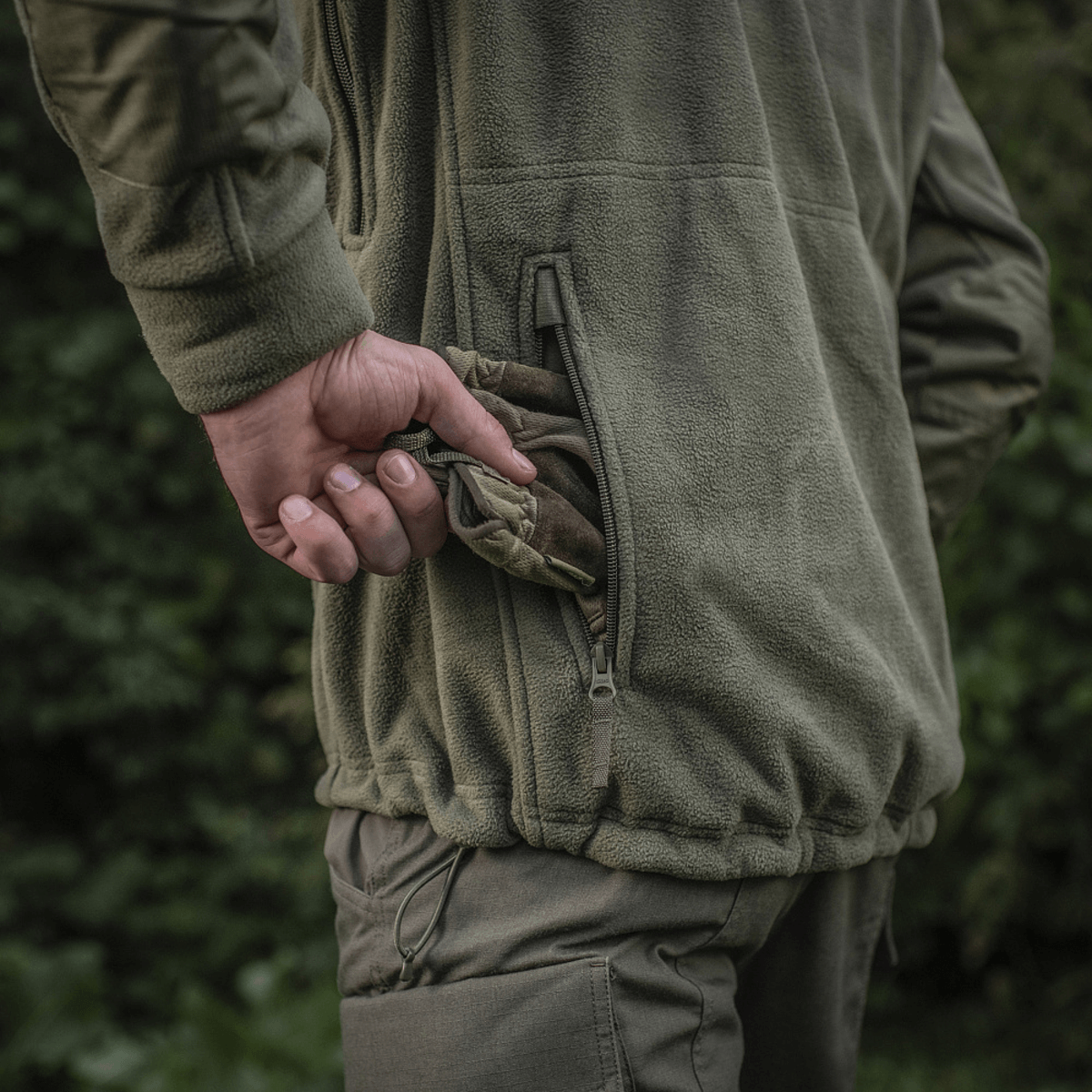 M-Tac Division Gen.II Windblock Fleecejakke med lommedetalje, ideel til at beskytte mod vind og holde på varmen.