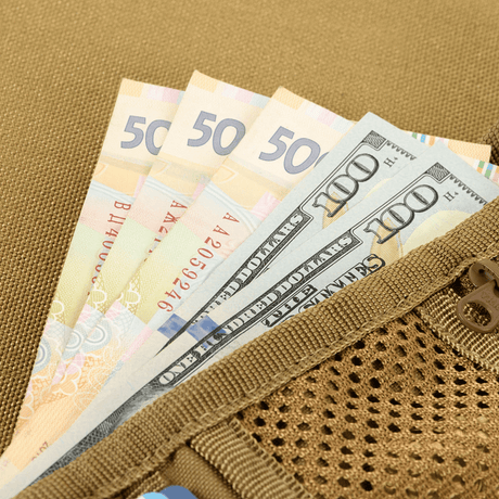 Seteleitä M-Tac Pung Elite Gen.II:ssä, Cordura 500D ja YKK-vetoketjut, korostaa kestävyyttä ja säilytysmahdollisuutta.