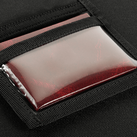 M-Tac Pung Elite Gen.II PVC-taskulla ja kestävä Cordura 500D -materiaalilla, sopii kantamaan seteleitä ja kortteja.
