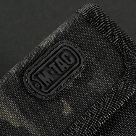 M-Tac Pung Elite Gen.II kestävästä Cordura-materiaalista, musta muotoilu M-Tac-logolla, sopii seteleille ja korteille. YKK-vetoketjut.
