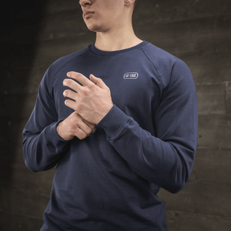 M-Tac Raglan Athlete -laivastonsininen college raglanhihoilla, sopii urheiluun ja arkeen, valmistettu puuvillasta ja elastaanista.