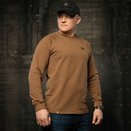 M-Tac Raglan Athlete -coyote-college, pyöreä pääntie ja raglanhihat.