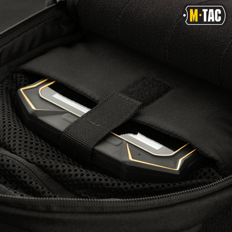 M-Tac Buckler Taske Elite piilotetulla asekotelolla ja MOLLE-järjestelmällä, musta Cordura 500D -materiaali.
