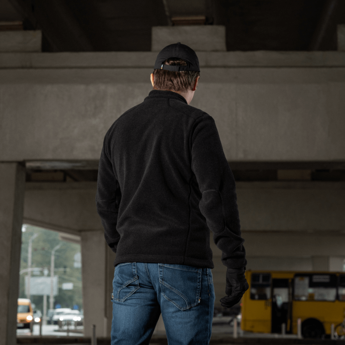 M-Tac Nord Polartec Fleecejakke til mænd i sort set bagfra, praktisk til hverdag og sport, fremstillet af Polartec® 200 Series fleece.