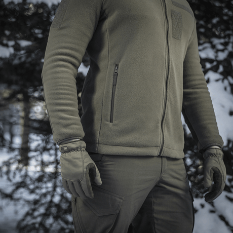 M-Tac Combat Fleece Jakke i olivengrøn med Himates fleece, taktiske lommer og NIJ-certificeret beskyttelse, gallery position 1.