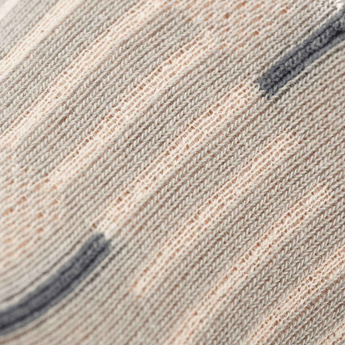 Nærbillede af M-Tac Letvægtssokker Mk.3 med let og åndbart materiale, ideelle til sommertrekking og daglig brug.