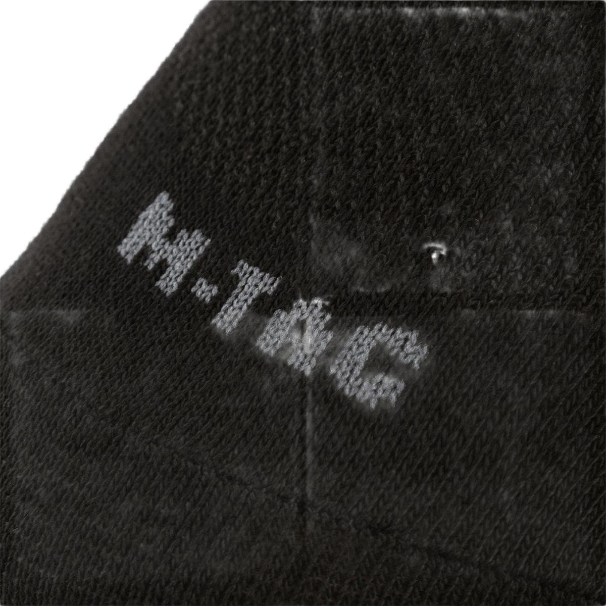 M-Tac Let Sommersokker med ergonomisk design til løb og sport i varmt vejr, med åndbart materiale og tæt pasform.