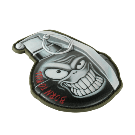 M-Tac Patch M67 Kranaatti 3D PVC 'Born to Kill' -tekstillä hauskan kranaattimuotoilun, kestävä PVC ja Velcro-takapuoli, koko 8.8 x 6.8 cm