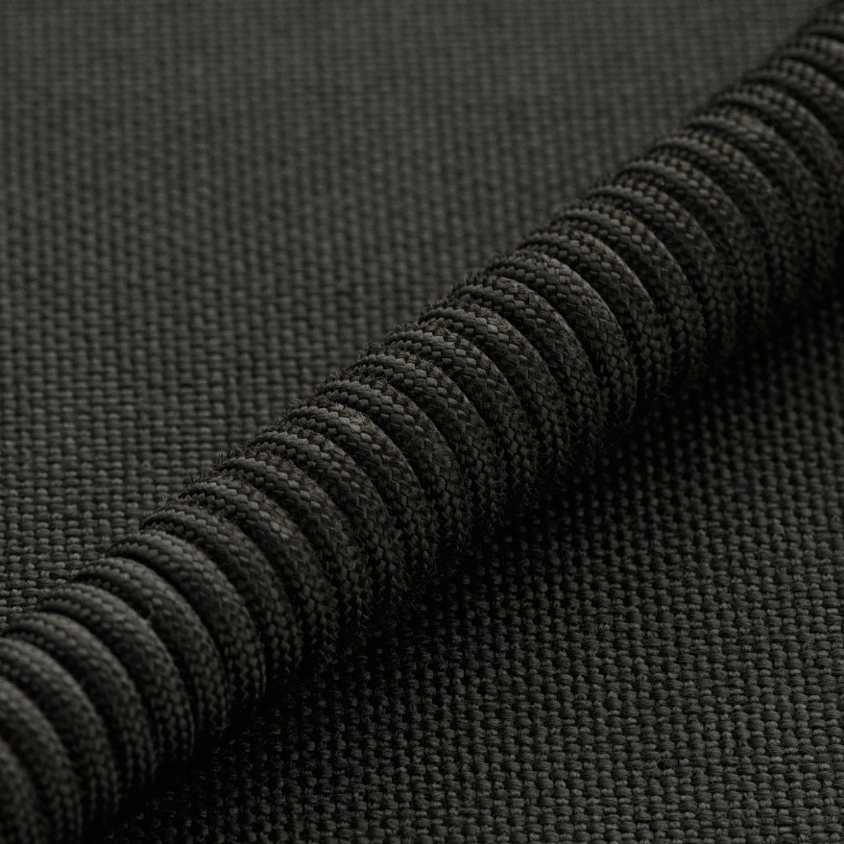 M-Tac Safety Cord Medium for Carbine i sort spiraldesign til fastgørelse af våben og udstyr med D-ring og MOLLE-montering.