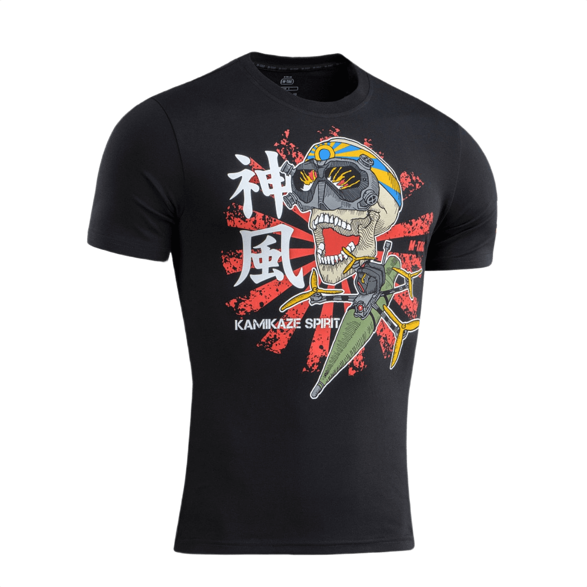 Sort M-Tac T-Shirt Kamikaze Spirit med stiliseret kranie og FPV-goggles foran japansk solflag. 93% bomuld, 7% elastan.