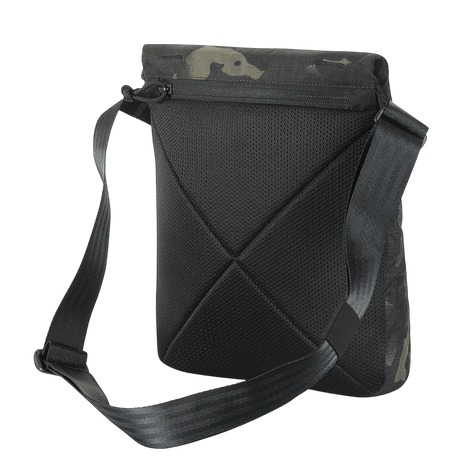 M-Tac Konvert Taske Elite Cordura 500D -materiaalista, säädettävällä olkahihnalla ja magneettikiinnityksellä helppoa käyttöä varten.