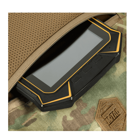 M-Tac Konvert Taske Elite tablet-designilla, valmistettu Cordura-materiaalista, näytetään avoin tila helppoa käyttöä varten.