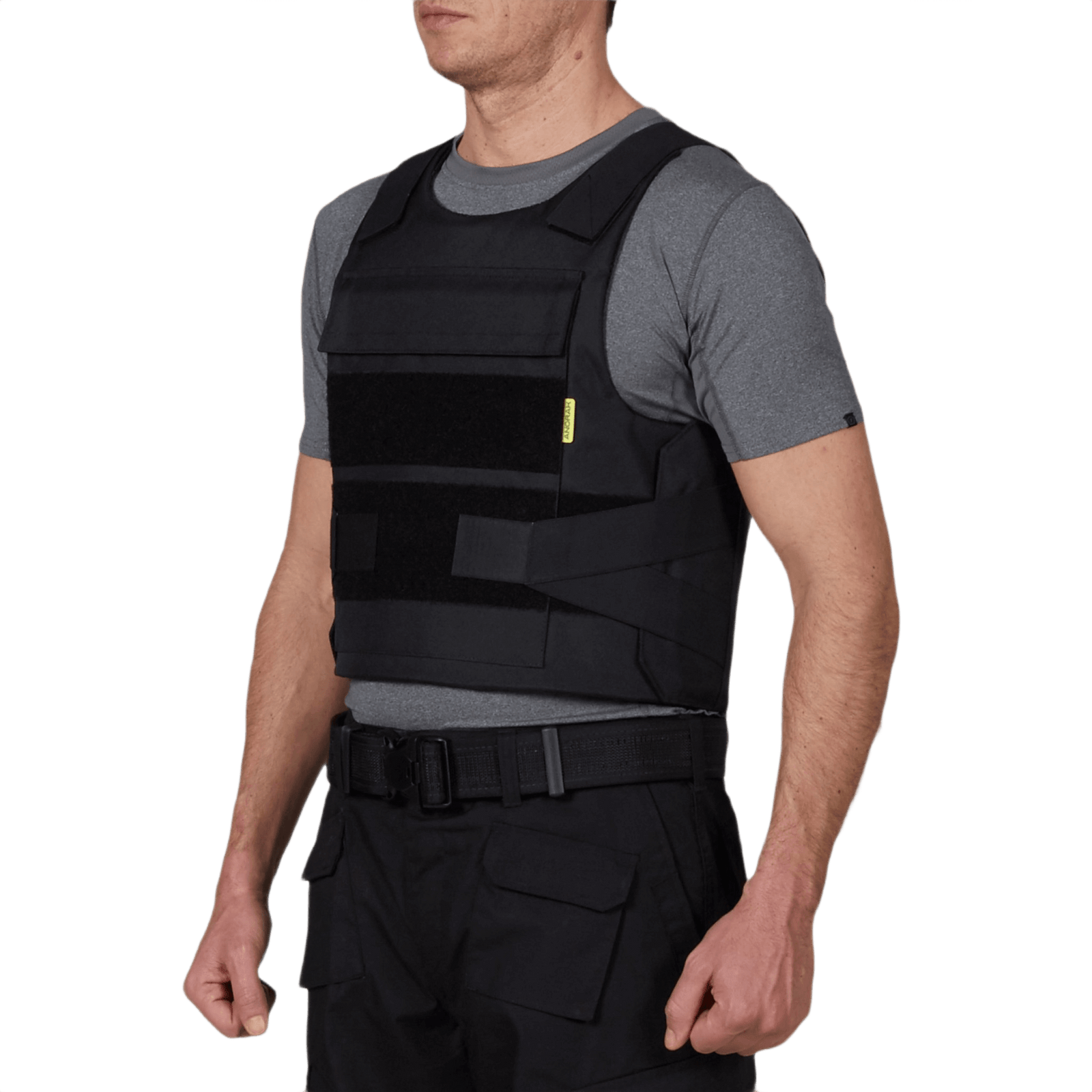 Mand bærer Anorak Rhodium® Duty I Stik & Skudsikker Vest med level IIIA-beskyttelse, let og holdbar soft armor-vest.