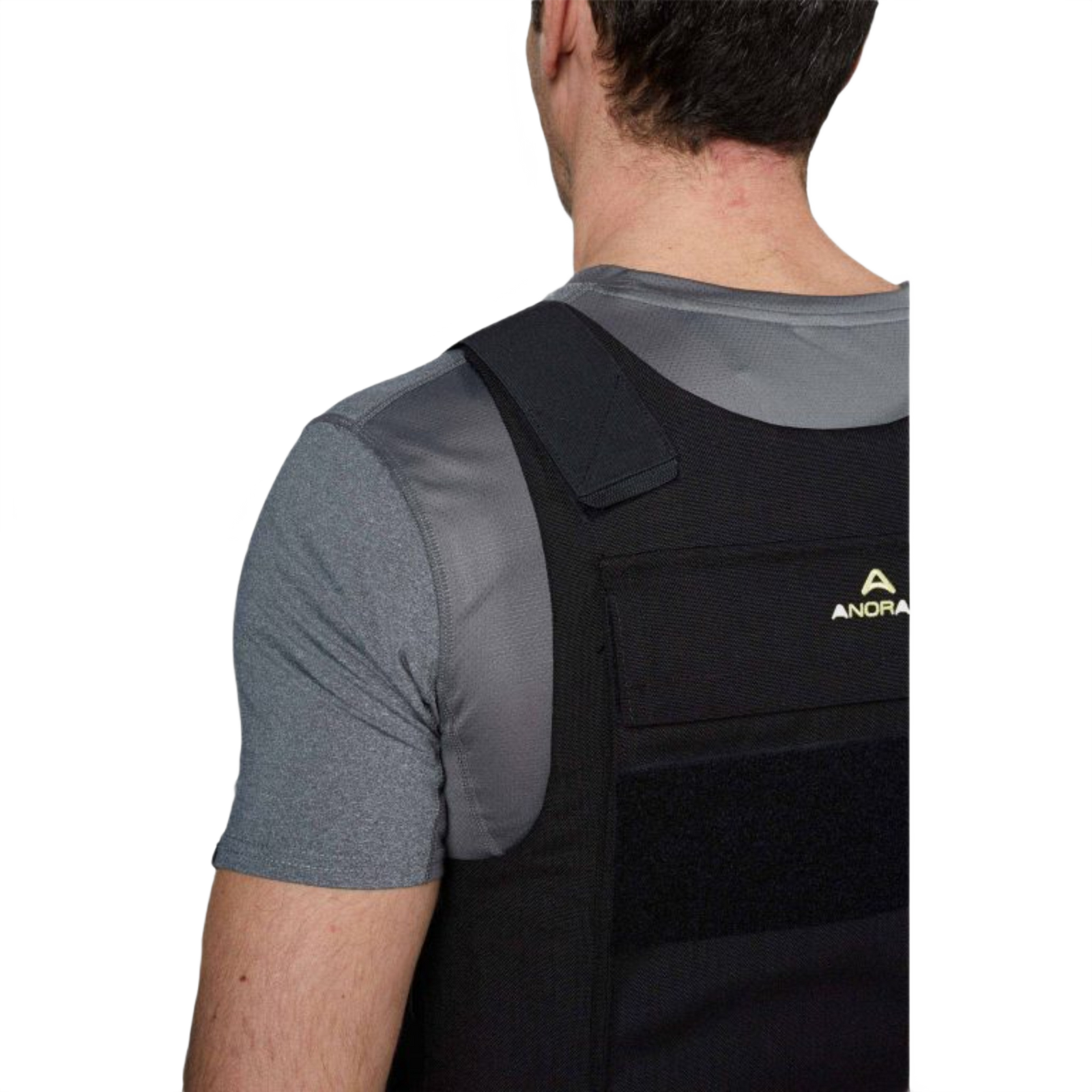 Anorak Duty II Cover vest med ergonomisk design til politibetjente og sikkerhedspersonale, set bagfra.