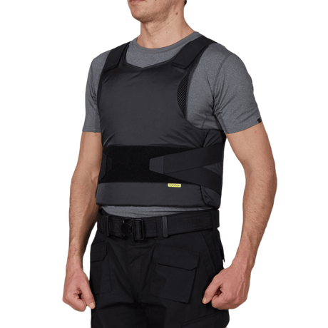 Anorak Rhodium® Concealable II tarjoaa korkean diskreettiuden ja suojan ampuma- ja pistovälineitä vastaan, musta muotoilu