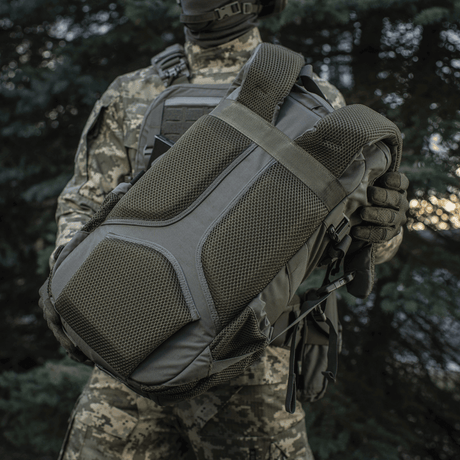 M-Tac reppu Gen. II Elite – Small, pehmustettu verkkoselkäosa, kestävä materiaali ja säädettävät hihnat, galleria-asento 1.
