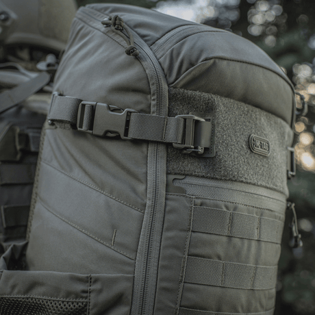 M-Tac Rygsæk Gen. II Elite – Small, matkalaukkuavaus, kestävä materiaali, MOLLE-järjestelmä ja säädettävät soljet, galleria-asento 1.