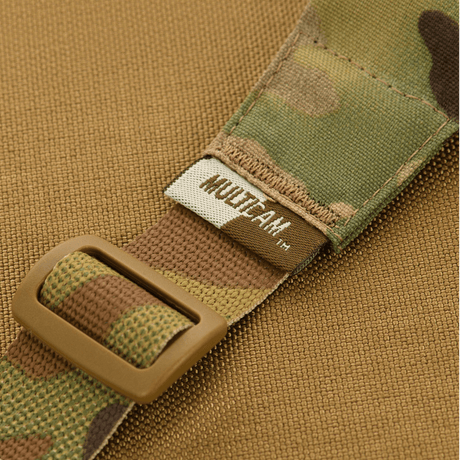 Multicam-hihna soljella M-Tac Våbenbælte med To Punkter -vyössä, jämäkällä materiaalilla vaativiin oloihin.