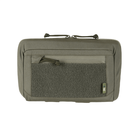 M-Tac Admin Pouch Large Elite Gen.II Cordura 500D:stä AquaGuard-vetoketjulla ja Velcro-paneelilla, patcheille etutaskussa.