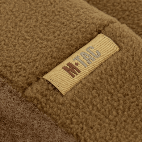 M-Tac Watch Cap Elite Fleece Beanie Hat Velcro med M-Tac logo, varm hue til taktisk brug, slidstærkt fleecemateriale i close-up