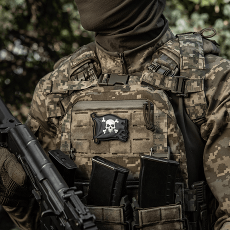 M-Tac Patch Jolly Roger PVC 3D-morale-patch taktiseen liiviin Velcro-kiinnityksellä, suunniteltu seikkailunhalua ja päättäväisyyttä varten, täysväri.