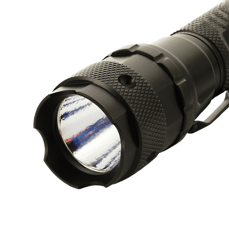 M-Tac-taskulamppu P4 LED-valolla ja järeällä alumiinirakenteella, sopii taktiseen käyttöön ja ulkoiluun, jopa 250 lumenia.