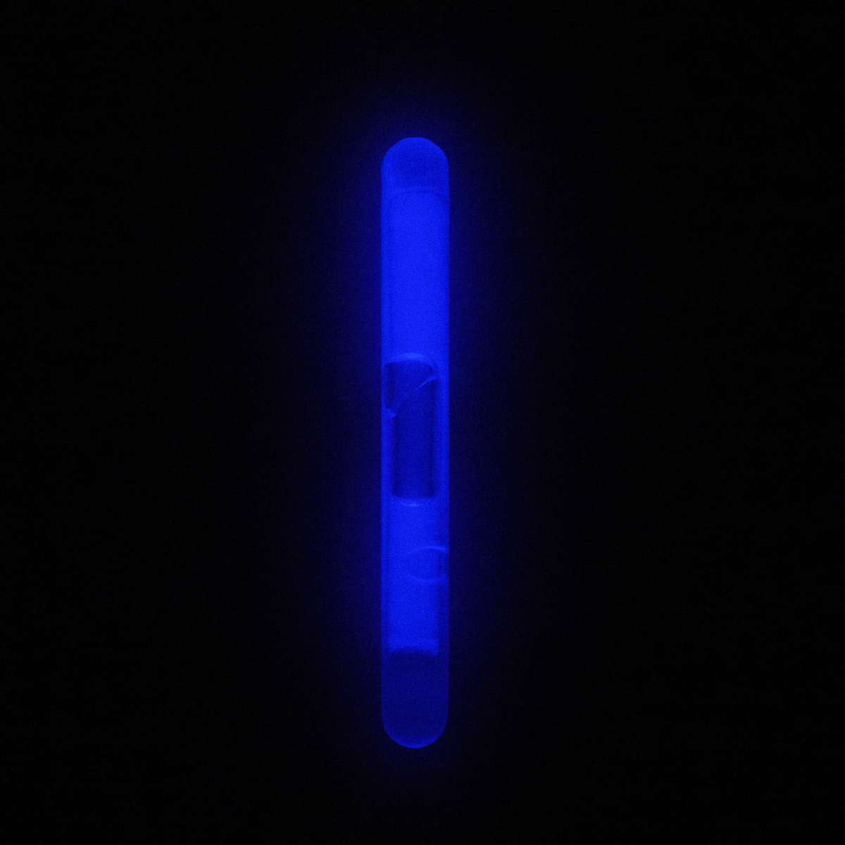 M-Tac Light Sticks 4,5x40 mm (10 stk) i blå belysning, ikke-giftig og ikke-brændbar, velegnet til mørke områder og signaler.