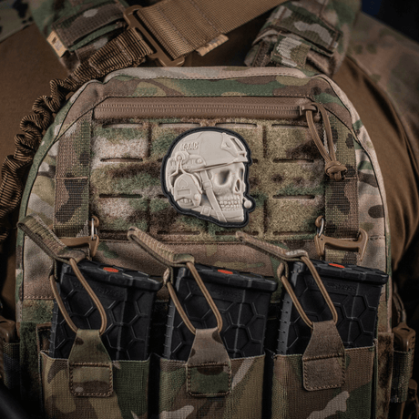 M-Tac Patch Operator 3D PVC taktisen liivin päällä Velcro-kiinnityksellä, realistinen muotoilu, sopii vaatteisiin tai varusteisiin, koko 6x7 cm.