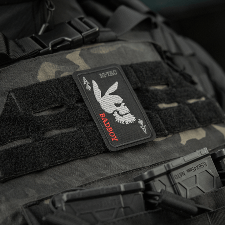 M-Tac Patch Bad Boy (Broderi) - kirjailtu jäniksen kallo ace of spades -kortissa, symboloi rohkeutta. Kiinnitys Velcro, Cordura 500D.