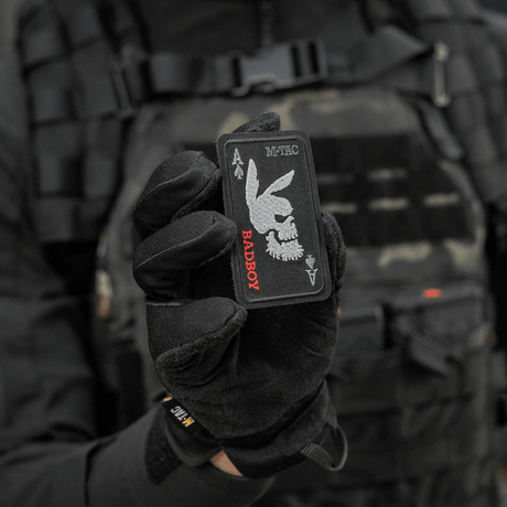 M-Tac Patch Bad Boy (Broderi) Cordura 500D:ssä, jäniksen kallo, Ace of Spades -motiivi, kiinnitetään Velcrolla, symboloi rohkeutta ja vapautta.