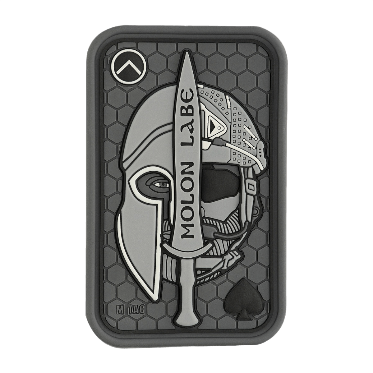 M-Tac Patch Molon Labe 3D PVC med spartansk hjelm design, sort 3D PVC patch med velcro bagpå, perfekt til taktisk udstyr eller uniformer.